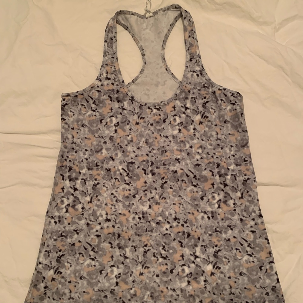 Lululemon basic tank